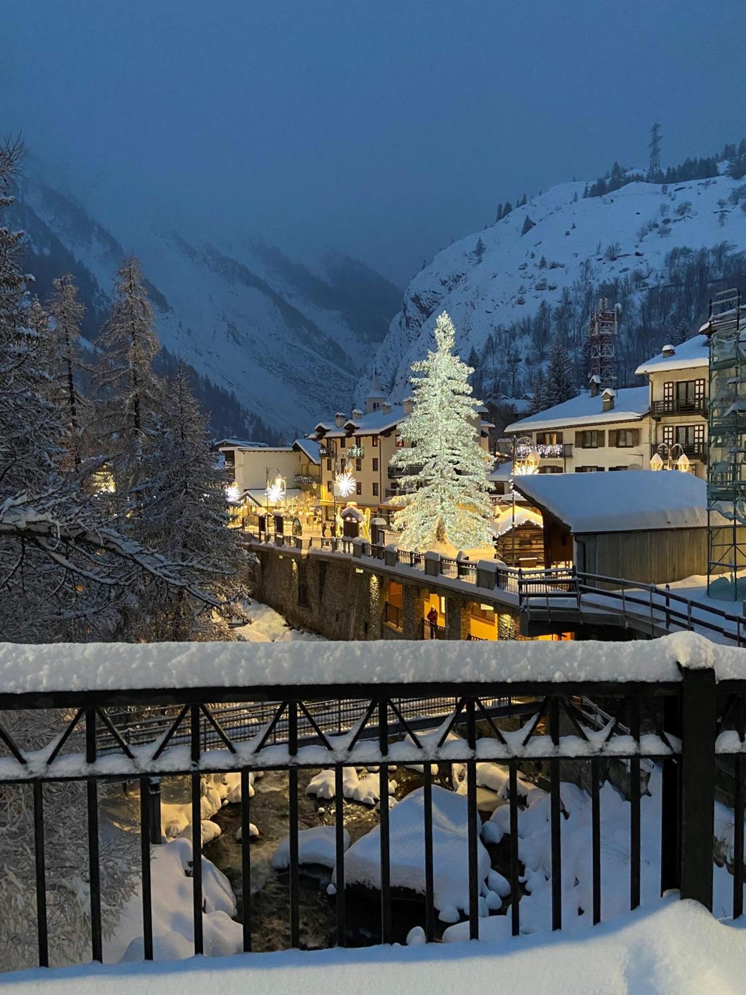 Les Cheminees La Thuile Exterior foto