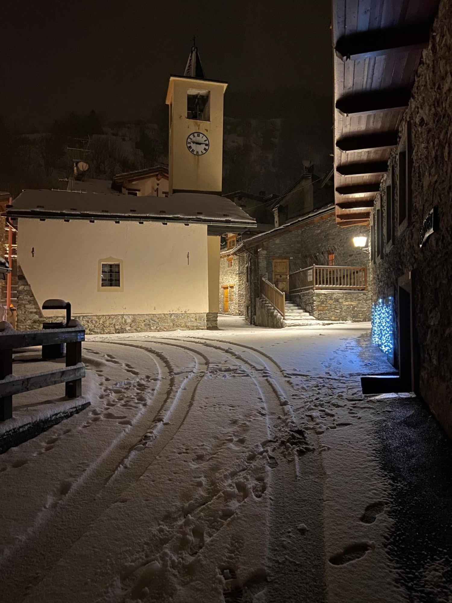 Les Cheminees La Thuile Exterior foto